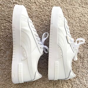 Puma Soft Foam White Sneakers in great condition